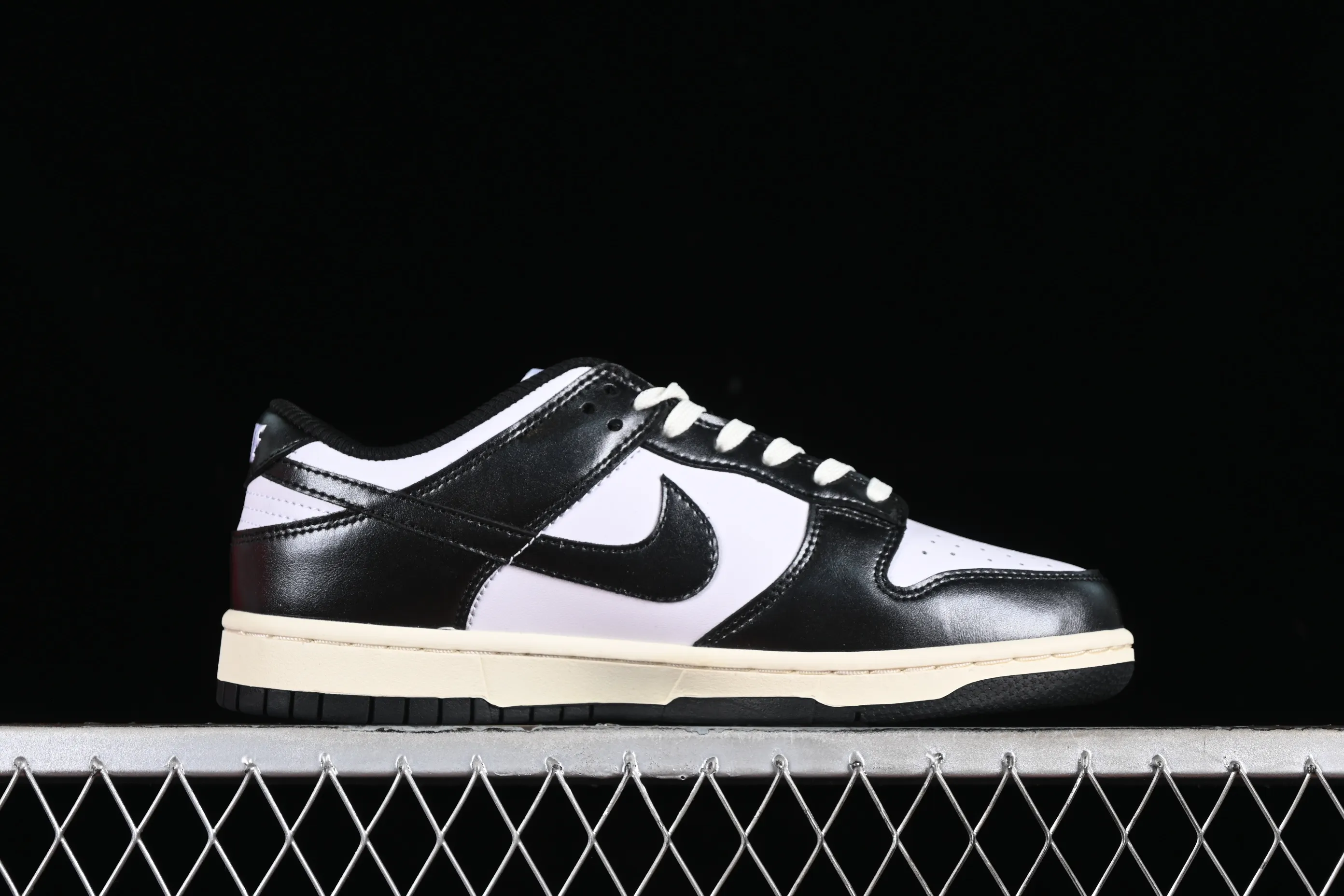 All categories Nk SB Dunk series Nk SB Dunk Low low-top sneakers Nk Dunk Low "Vintage Panda" replica distressed panda low-top casual sneakers FQ8899-100